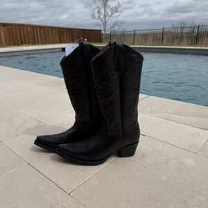 Circle G Black Embroidered Single E Cross Corral Boots